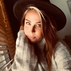 Meet your Posher, Brittni